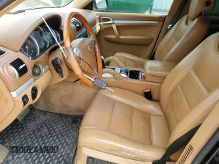2005 Porsche Cayenne Turbo z VIN WP1AC29PX5LA90155, wystawiony jako Copart lot #57323065 z przebiegiem 165 771 mil mil oraz Tytuł czysty. Historia ofert i sprzedaży dostępna na DreamBid. Obrazek 7.