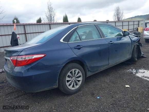 2016 Toyota Camry XLE with VIN 4T4BF1FK6GR519063, listed as a IAAI auction lot 41939684 with 162,544 mi miles. Bid and sale history available at carsss.com. Image 4.