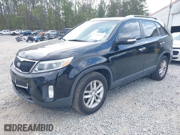 2014 Kia Sorento LX with VIN 5XYKT3A67EG497120, listed as a IAAI auction lot 41706312 with 179,952 mi miles. Bid and sale history available at carsss.com. Image 2.