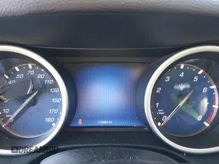 2014 Maserati Ghibli z VIN ZAM57XSA4E1090315, wystawiony jako IAAI lot #41423507 z przebiegiem 115 323 mil mil oraz . Historia ofert i sprzedaży dostępna na DreamBid. Obrazek 7.