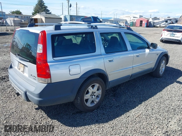 2005 Volvo XC70 with VIN YV1SZ592351183275, listed as a IAAI auction lot 41857415 with 180,934 mi miles and . Bid and sale history available at DreamBid. Image 4.