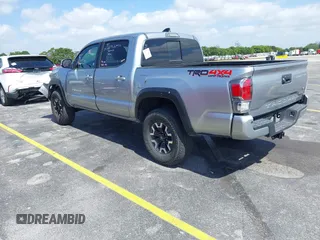 2023 Toyota Tacoma SR z VIN 3TMCZ5AN0PM627654, wystawiony jako IAAI lot #42157641 z przebiegiem 35 015 mil mil oraz . Historia ofert i sprzedaży dostępna na DreamBid. Obrazek 3.