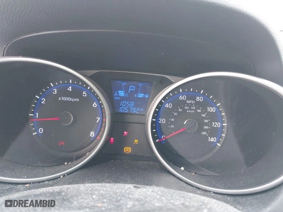 2015 Hyundai Tucson SE with VIN KM8JU3AG2FU103035, listed as a IAAI auction lot 41592256 with 105,792 mi miles. Bid and sale history available at carsss.com. Image 15.