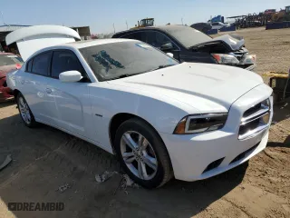 2011 Dodge Charger RT Max with VIN 2B3CM5CT5BH610920, listed as a Copart auction lot 73713394 with 136,088 mi miles and Salvage Title. Bid and sale history available at carsss.com. Image 4.