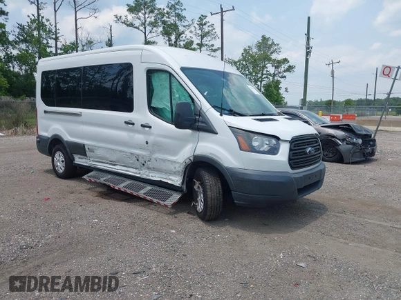 2017 Ford Transit z VIN 1FTYR2CM1HKB49066, wystawiony jako IAAI lot #42382169 z przebiegiem 42 150 mil mil oraz . Historia ofert i sprzedaży dostępna na DreamBid. Obrazek 1.