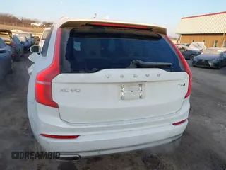 2020 Volvo XC90 Momentum z VIN YV4A221K6L1560952, wystawiony jako IAAI lot #41340408 z przebiegiem 105 731 mil mil oraz . Historia ofert i sprzedaży dostępna na DreamBid. Obrazek 16.
