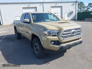 2017 Toyota Tacoma SR5 with VIN 5TFSZ5AN7HX056929, listed as a IAAI auction lot 42079525 with 82,619 mi miles. Bid and sale history available at carsss.com. Image 1.