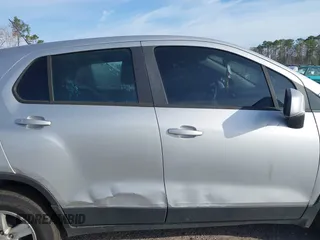 2020 Chevrolet Trax LS with VIN 3GNCJKSB3LL132835, listed as a IAAI auction lot 41724270 with 1 mi miles. Bid and sale history available at carsss.com. Image 13.