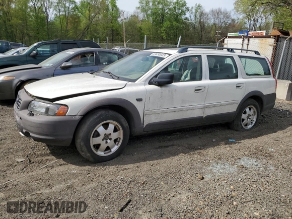 2001 Volvo V70 with VIN YV1SZ58D611040902, listed as a Copart auction lot 53650935 with 0 mi miles and Salvage Title. Bid and sale history available at carsss.com. Image 1.