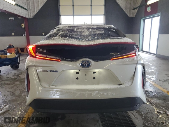 2018 Toyota Prius Plus with VIN JTDKARFP3J3076830, listed as a Copart auction lot 81571204 with 63,808 mi miles and Clean Title. Bid and sale history available at DreamBid. Image 6.