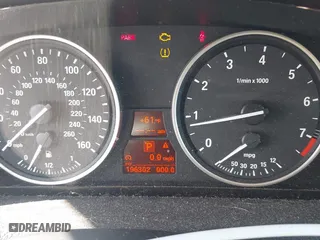 2007 BMW X5 3.0si with VIN 4USFE43527LY80776, listed as a IAAI auction lot 42025072 with 196,302 mi miles. Bid and sale history available at carsss.com. Image 7.