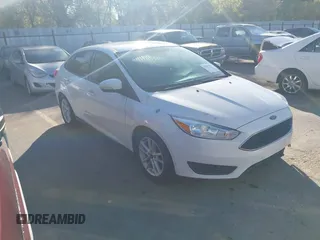 2015 Ford Focus SE with VIN 1FADP3F25FL282916, listed as a IAAI auction lot 42099759 with 152,445 mi miles. Bid and sale history available at carsss.com. Image 1.