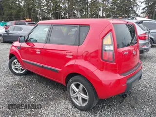 2010 Kia Soul + with VIN KNDJT2A27A7190198, listed as a IAAI auction lot 41756701 with 171,947 mi miles. Bid and sale history available at carsss.com. Image 3.