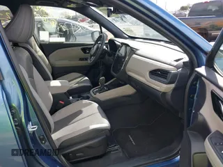 2025 Subaru Forester Limited with VIN JF2SLDRC3SH432205, listed as a IAAI auction lot 41823778 with 327 mi miles. Bid and sale history available at carsss.com. Image 5.