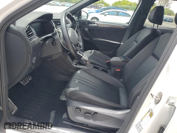 2022 Volkswagen Tiguan SE R-Line Black with VIN 3VVCB7AX7NM022952, listed as a Copart auction lot 62689115 with 16,119 mi miles and Salvage title. Bid and sale history available at DreamBid. Image 7.