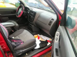 2004 Ford Escape with VIN 1FMCU021X4DA23433, listed as a IAAI auction lot 40682701 with 204,338 mi miles and . Bid and sale history available at DreamBid. Image 5.