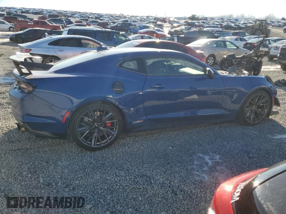 2021 Chevrolet Camaro ZL1 with VIN 1G1FK1R68M0122802, listed as a Copart auction lot 88266485 with 23,731 mi miles and Salvage Title. Bid and sale history available at carsss.com. Image 3.