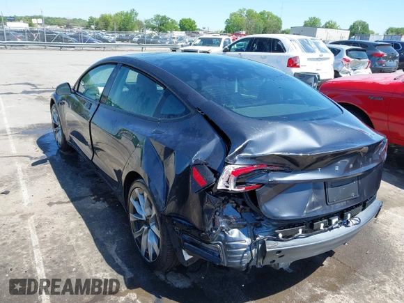 2024 Tesla Model 3 z VIN 5YJ3E1EA4RF735729, wystawiony jako IAAI lot #41964387 z przebiegiem Nie podano mil oraz . Historia ofert i sprzedaży dostępna na DreamBid. Obrazek 3.