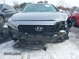 2016 Hyundai Sonata SE with VIN KMHE24L11GA036436, listed as a IAAI auction lot 41463969 with Not Provided miles and . Bid and sale history available at carsss.com. Image 6.