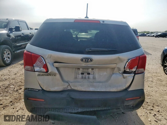 2013 Kia Sorento LX with VIN 5XYKT3A12DG370116, listed as a Copart auction lot 57598675 with 203,902 mi miles and Salvage title. Bid and sale history available at DreamBid. Image 6.