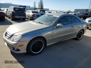 2006 Mercedes-Benz CLK 500 z VIN WDBTJ75H56F181876, wystawiony jako Copart lot #46613625 z przebiegiem 154 632 mil mil oraz Czysty tytuł • Clean title. Historia ofert i sprzedaży dostępna na DreamBid. Obrazek 1.