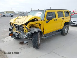2006 Hummer H3 with VIN 5GTDN136368324362, listed as a IAAI auction lot 41582001 with 111,146 mi miles. Bid and sale history available at carsss.com. Image 2.