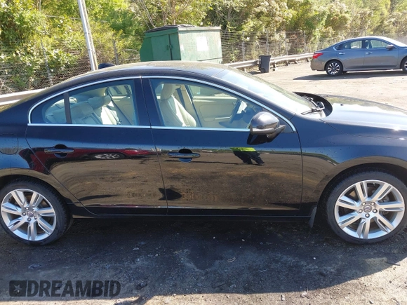 2012 Volvo S60 T6 with VIN YV1902FH4C2112612, listed as a IAAI auction lot 41972206 with 109,210 mi miles. Bid and sale history available at carsss.com. Image 13.