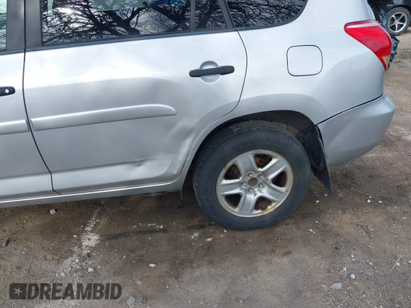 2007 Toyota RAV4 with VIN JTMZD33VX76049525, listed as a IAAI auction lot 42066036 with 212,342 mi miles. Bid and sale history available at carsss.com. Image 6.