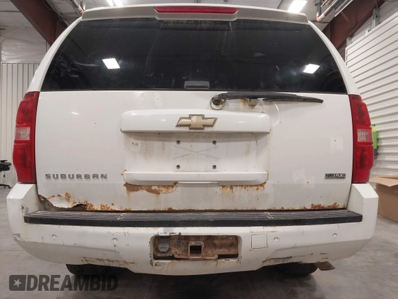 2008 Chevrolet Suburban Commercial with VIN 1GNFK16348J196002, listed as a IAAI auction lot 41378119 with 287,078 mi miles. Bid and sale history available at carsss.com. Image 15.