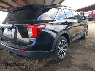 2022 Ford Explorer ST-Line z VIN 1FMSK7KH5NGA21032, wystawiony jako IAAI lot #42212415 z przebiegiem 49 034 mil mil oraz . Historia ofert i sprzedaży dostępna na DreamBid. Obrazek 4.