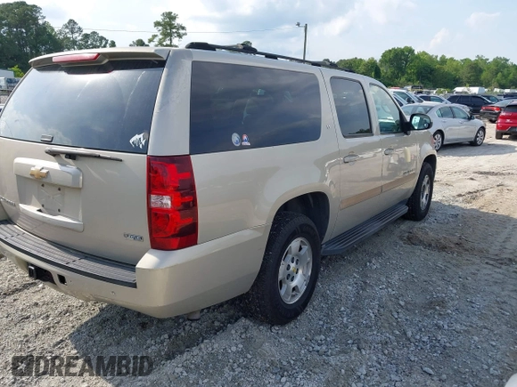 2007 Chevrolet Suburban LTZ with VIN 3GNFC16027G165110, listed as a IAAI auction lot 42120542 with 270,223 mi miles. Bid and sale history available at carsss.com. Image 4.