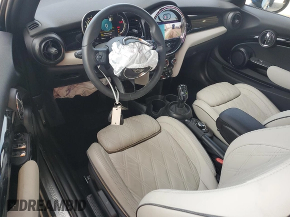 2024 MINI Convertible Cooper S z VIN WMW43DL04R3S24716, wystawiony jako Copart lot #63449955 z przebiegiem 11 863 mil mil oraz Nie do naprawy • Non repairable. Historia ofert i sprzedaży dostępna na DreamBid. Obrazek 8.