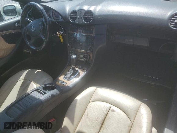 2008 Mercedes-Benz CLK 550 with VIN WDBTK72F18T092049, listed as a Copart auction lot 51291385 with 150,453 mi miles and Salvage Title. Bid and sale history available at DreamBid. Image 8.
