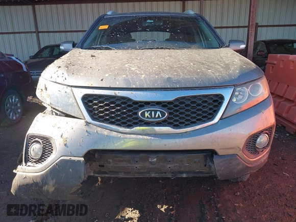 2013 Kia Sorento LX with VIN 5XYKT3A63DG399653, listed as a IAAI auction lot 41323730 with 194,001 mi miles. Bid and sale history available at carsss.com. Image 13.