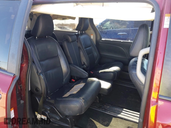 2018 Toyota Sienna SE with VIN 5TDXZ3DC4JS911408, listed as a IAAI auction lot 41393387 with 147,157 mi miles and . Bid and sale history available at DreamBid. Image 8.