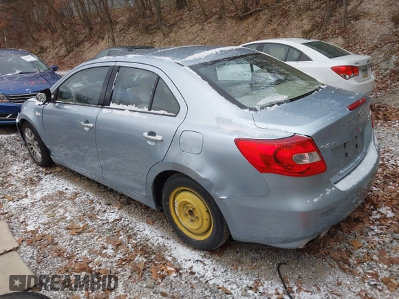 2010 Suzuki Kizashi SE with VIN JS2RE9A30A6101436, listed as a IAAI auction lot 40998132 with 140,786 mi miles and . Bid and sale history available at DreamBid. Image 3.