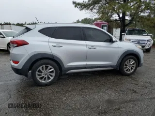 2017 Hyundai Tucson SE z VIN KM8J33A48HU278031, wystawiony jako Copart lot #49918545 z przebiegiem 125 382 mil mil oraz Szkoda całkowita • Salvage title. Historia ofert i sprzedaży dostępna na DreamBid. Obrazek 3.