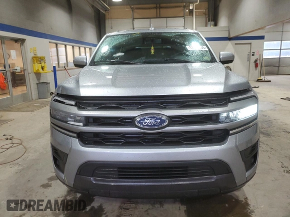 2024 Ford Expedition XLT with VIN 1FMJU1H84REA73103, listed as a Copart auction lot 43413295 with 13,459 mi miles and Salvage Title. Bid and sale history available at carsss.com. Image 5.