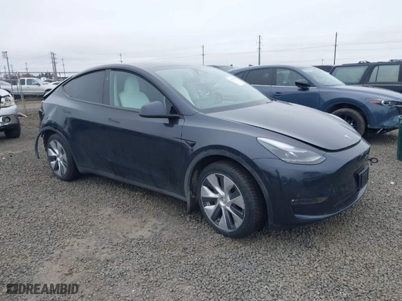 2024 Tesla Model Y Long Range with VIN 7SAYGDEEXRF073775, listed as a IAAI auction lot 41744773 with 1 mi miles. Bid and sale history available at carsss.com. Image 1.