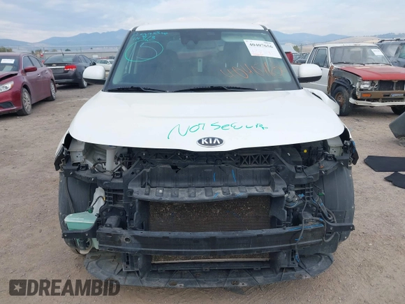 2020 Kia Soul LX with VIN KNDJ23AU0L7056999, listed as a IAAI auction lot 40407656 with 106,634 mi miles. Bid and sale history available at carsss.com. Image 6.