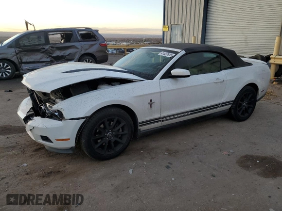 2011 Ford Mustang V6 with VIN 1ZVBP8EM1B5125798, listed as a Copart auction lot 41537645 with 71,635 mi miles and Salvage Title. Bid and sale history available at carsss.com. Image 1.