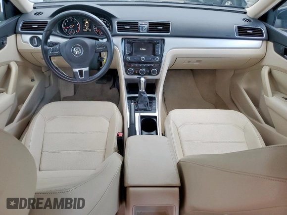 2012 Volkswagen Passat SE z VIN 1VWBH7A39CC050611, wystawiony jako Copart lot #51877065 z przebiegiem 134 058 mil mil oraz Szkoda całkowita • Salvage title. Historia ofert i sprzedaży dostępna na DreamBid. Obrazek 8.