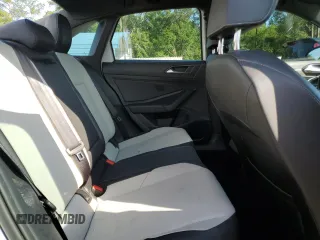 2020 Volkswagen Jetta S z VIN 3VWC57BUXLM100256, wystawiony jako Copart lot #57887095 z przebiegiem 96 731 mil mil oraz Szkoda całkowita • Salvage title. Historia ofert i sprzedaży dostępna na DreamBid. Obrazek 10.