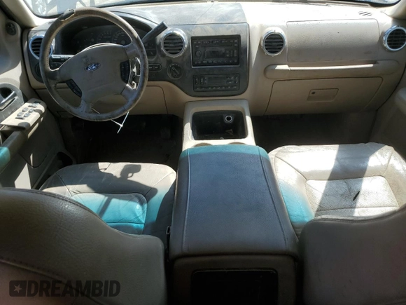 2003 Ford Expedition Eddie Bauer z VIN 1FMPU18L13LC57657, wystawiony jako Copart lot #52851155 z przebiegiem 253 028 mil mil oraz Szkoda całkowita • Salvage title. Historia ofert i sprzedaży dostępna na DreamBid. Obrazek 8.