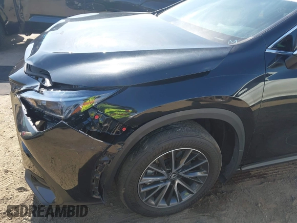 2025 Lexus NX 350h z VIN 2T2AKCEZ5SC035967, wystawiony jako IAAI lot #42301335 z przebiegiem 29 027 mil mil oraz . Historia ofert i sprzedaży dostępna na DreamBid. Obrazek 18.