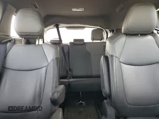 2022 Toyota Sienna XLE Woodland Edition with VIN 5TDASKFC8NS051083, listed as a Copart auction lot 82394134 with 31,538 mi miles and Salvage Title. Bid and sale history available at carsss.com. Image 10.