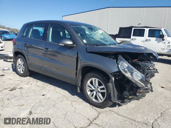 2012 Volkswagen Tiguan S z VIN WVGBV7AX3CW088330, wystawiony jako Copart lot #76722704 z przebiegiem 107 018 mil mil oraz Nie do naprawy • Non repairable. Historia ofert i sprzedaży dostępna na DreamBid. Obrazek 4.