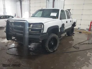 2003 Chevrolet Silverado 2500HD LS with VIN 1GCHK23U13F258343, listed as a IAAI auction lot 41288585 with 299,594 mi miles. Bid and sale history available at carsss.com. Image 17.