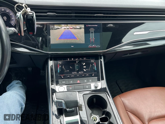 2020 Audi Q7 Premium z VIN WA1AXAF70LD003658, wystawiony jako Copart lot #48668495 z przebiegiem 88 618 mil mil oraz Czysty tytuł • Clean title. Historia ofert i sprzedaży dostępna na DreamBid. Obrazek 9.