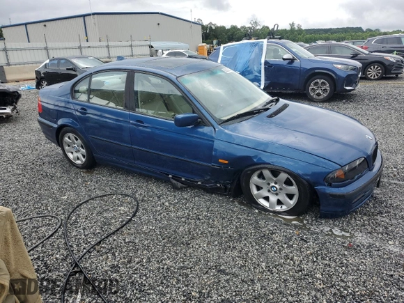 2000 BMW 3 Series 323i with VIN WBAAM3347YCA92579, listed as a Copart auction lot 60823235 with 216,510 mi miles and Salvage title. Bid and sale history available at DreamBid. Image 4.